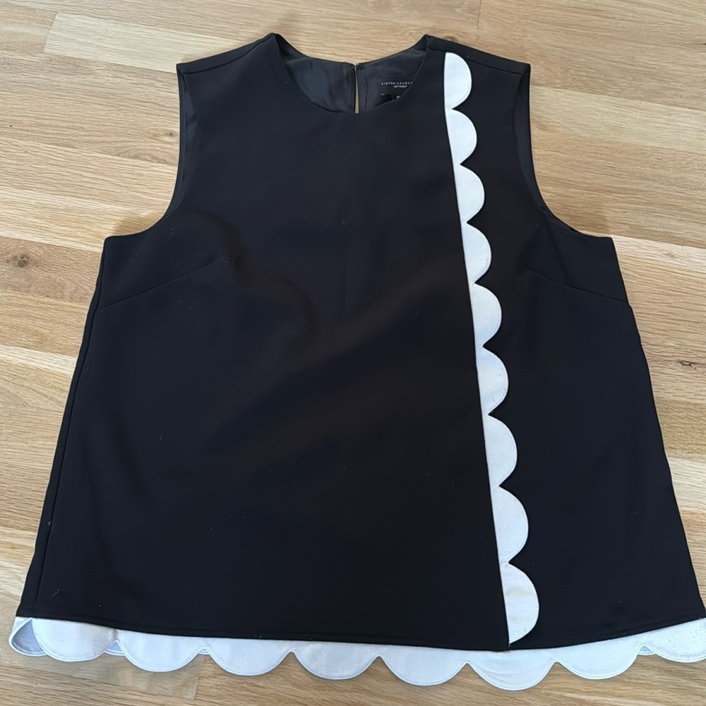 Victoria, Beckham for target black top with white scallop detail size XL